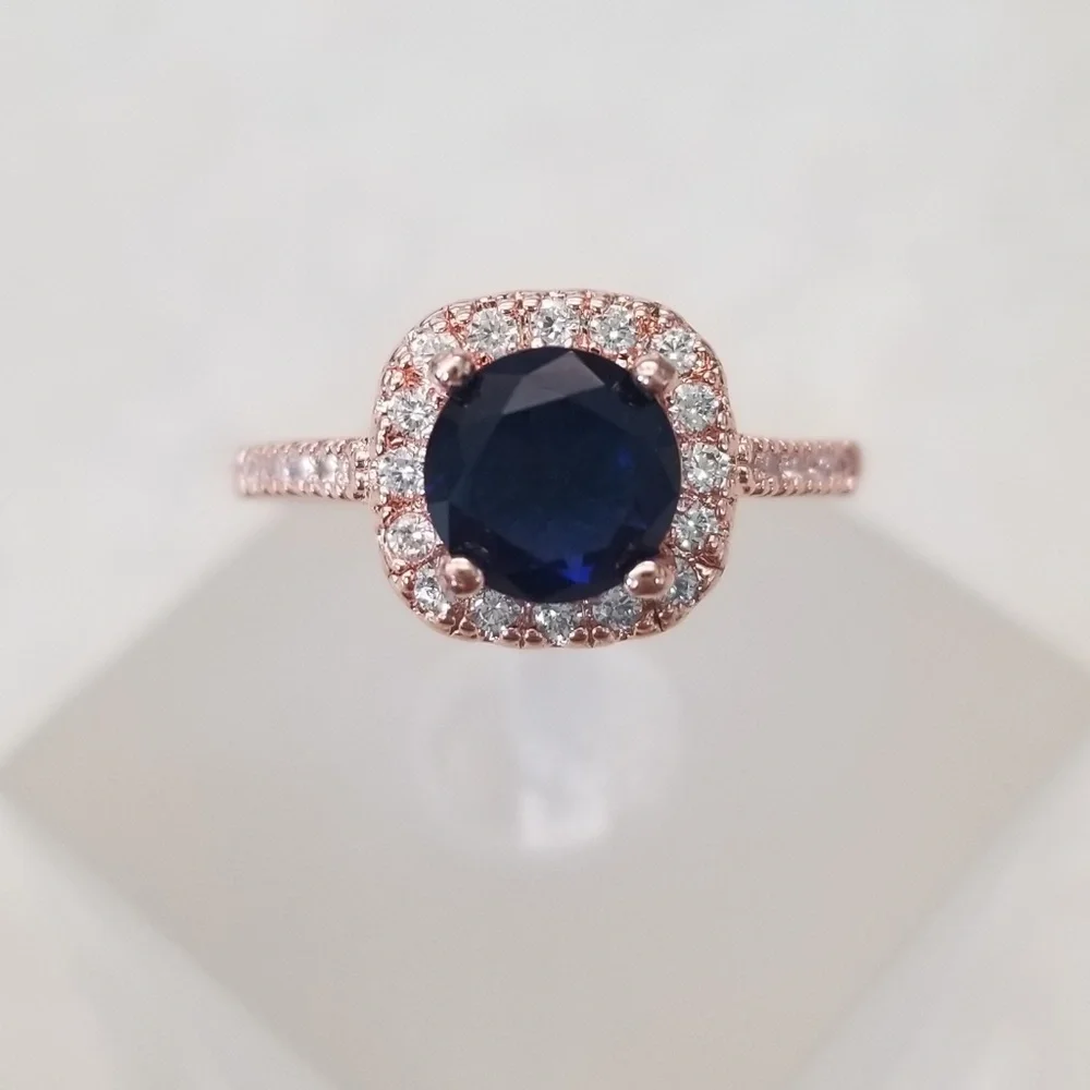 18k Sapphire Ring - Picture 2 of 8